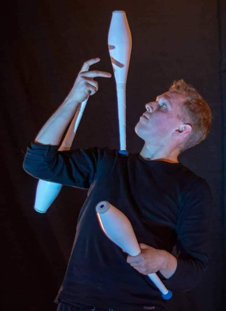 Me standing on stage at Reactathon delivering the keynote